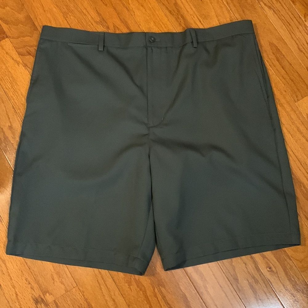 Ben Hogan performance golf shorts size 44